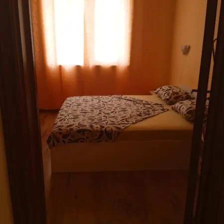 Apartament 8 8
