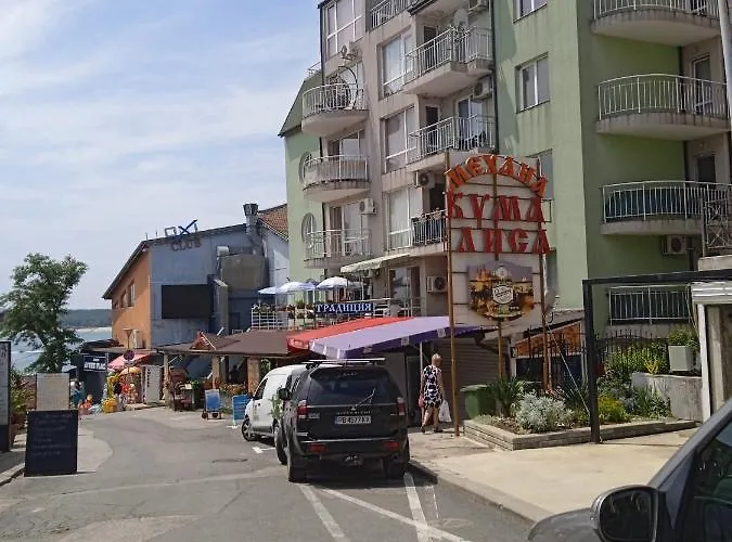 8 8 Апартаменты Приморско